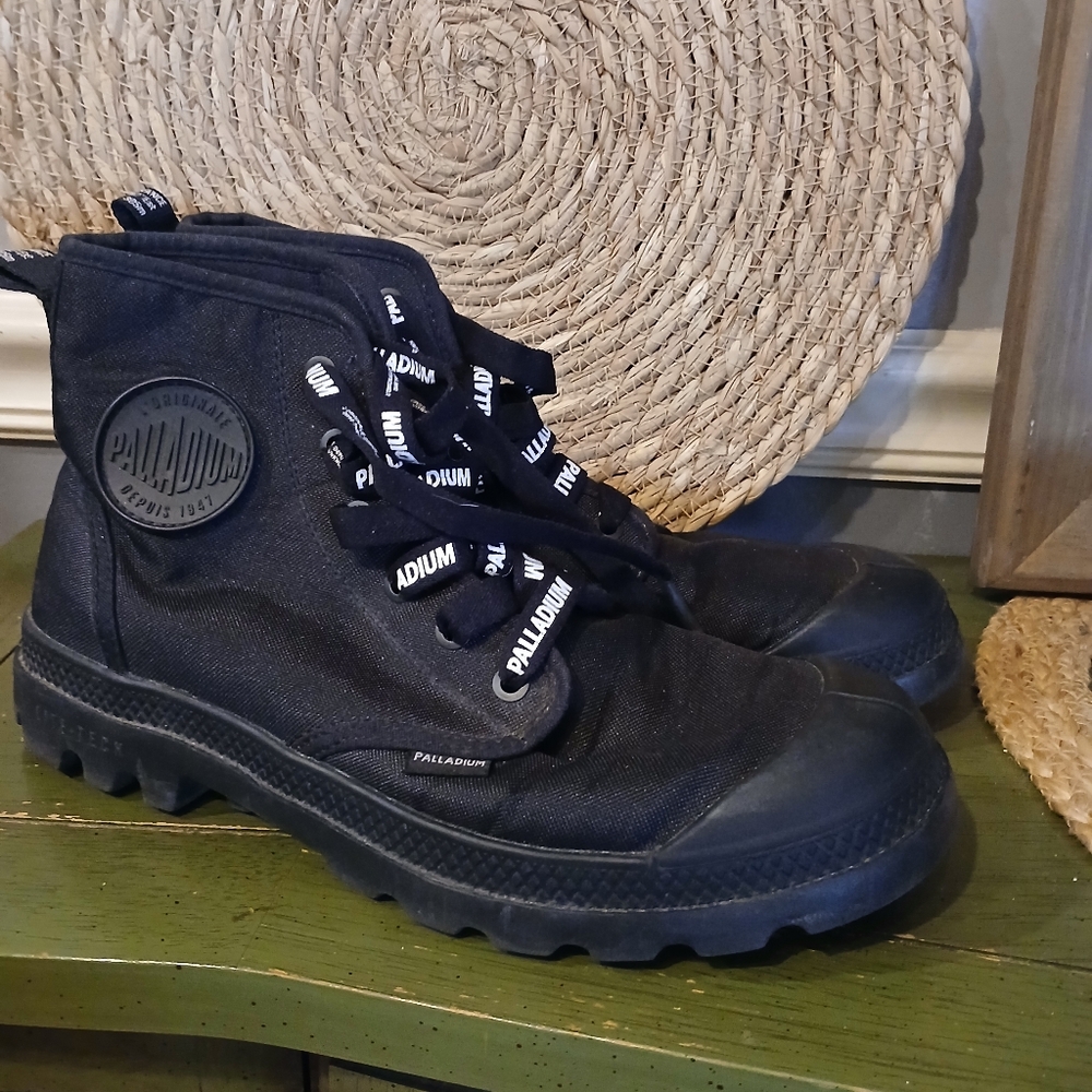 Palladium hi lo boot/sneakers